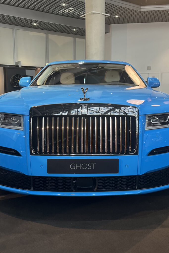 rolls-royce-ghost-1 Front on photo of Rolls Royce Ghost
