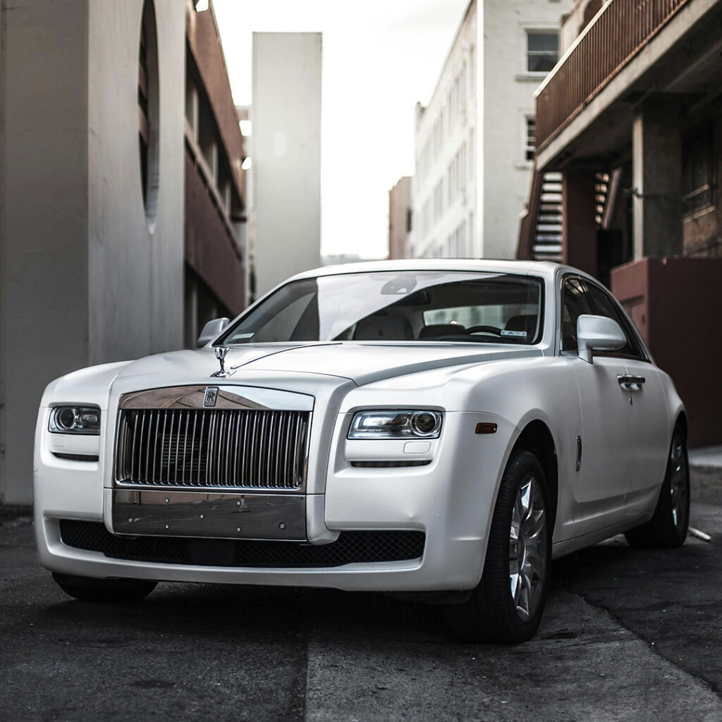 Front on photo of Rolls-Royce Ghost