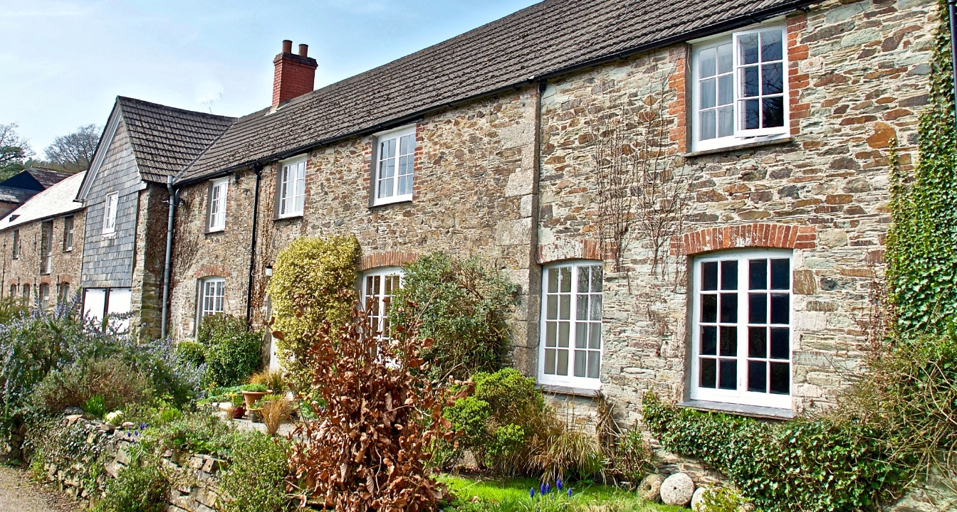 elevate-home-insurance-listed-building-cottage